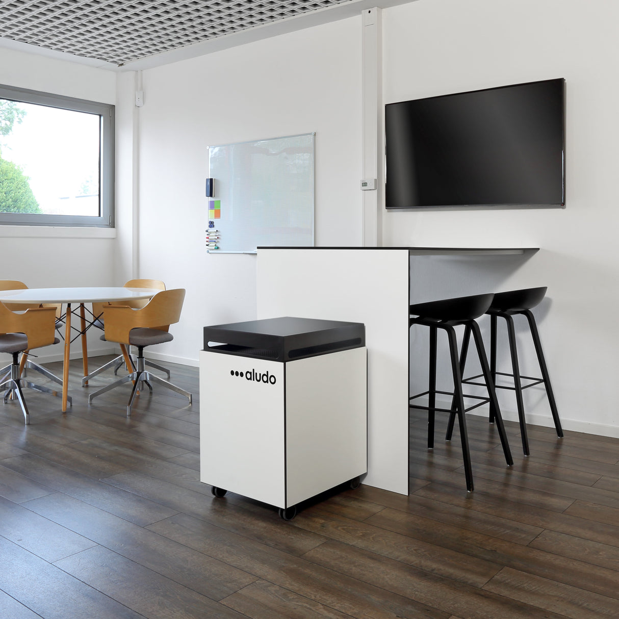 aludo 8 Pro - Luftreiniger mit HEPA14-Filter / Weiß / 1 Richtung vorne